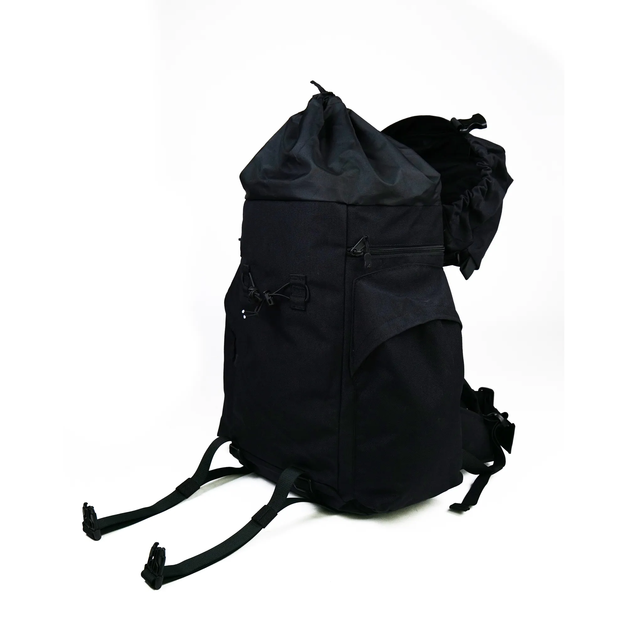 H110 35L Daysack — Black (3)
