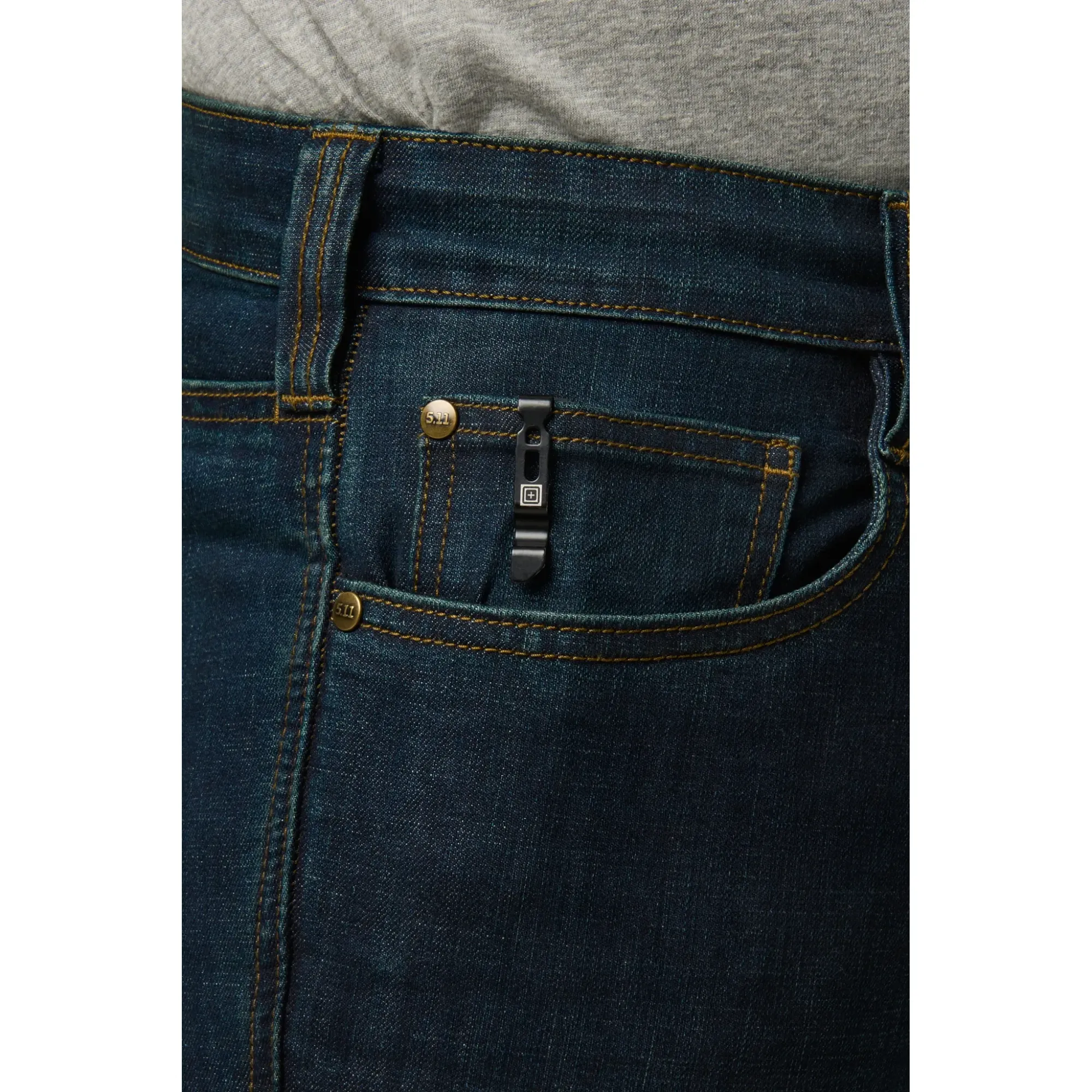 Defender-Flex Farmerke – Straight Fit — Dark Night Wash (4)