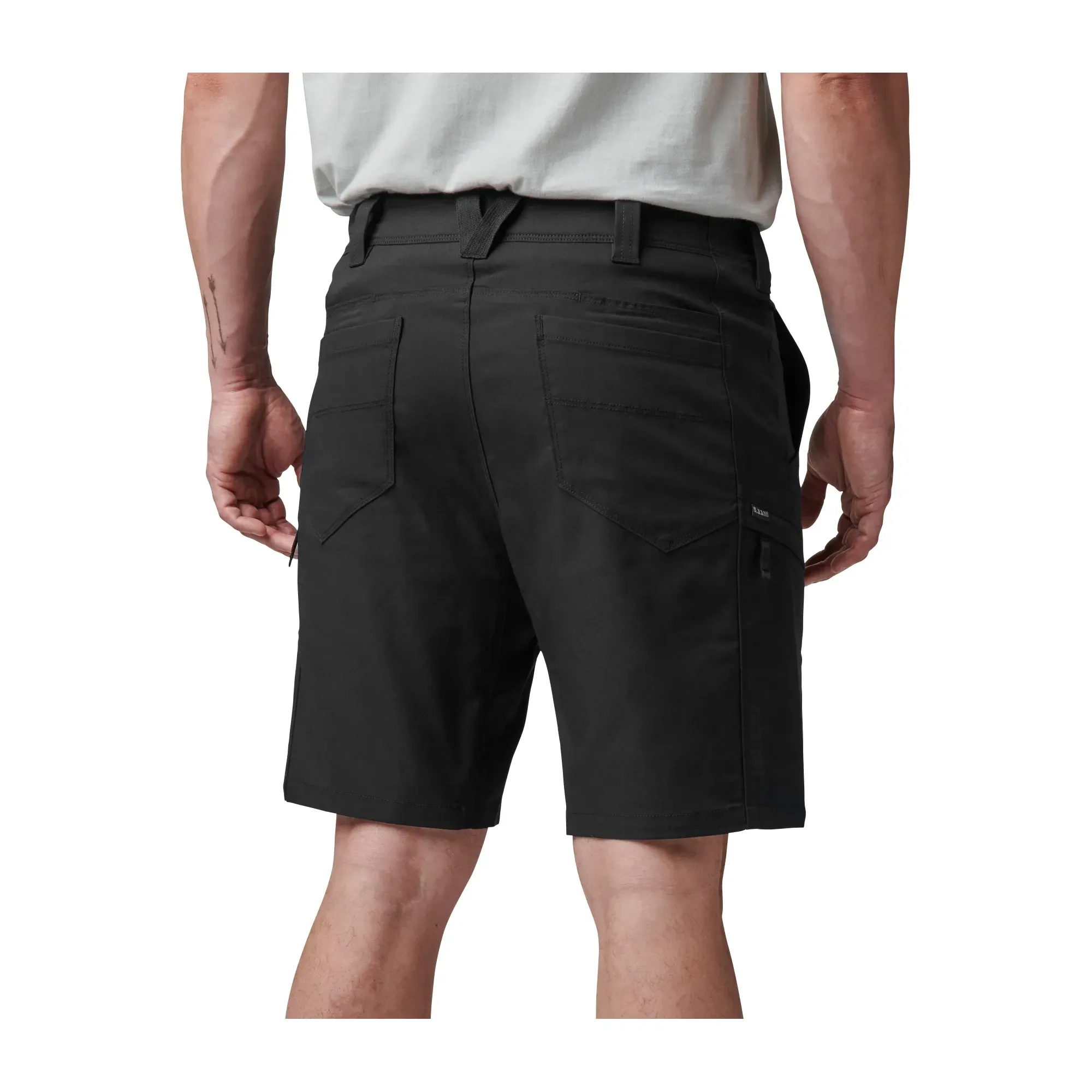 Ridge 9.5" Short — Black (4)